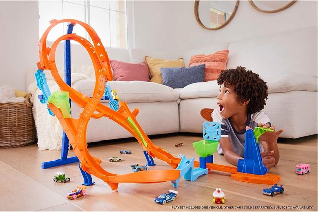 Hot Wheels Toy Car Track Set with Figure-8 Jump зображення 3