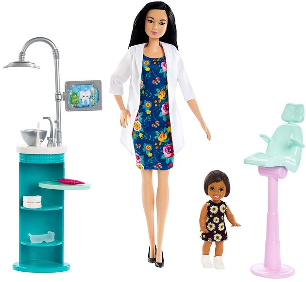 Игровой набор кукла Барби Стоматолог брюнетка Barbie Dentist Doll & Playset, Black Hair FXP17