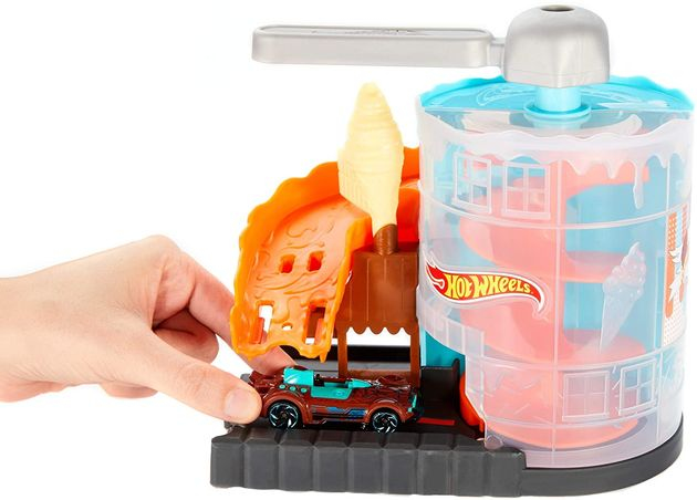 Игровой набор Хот Вилс Центр Мороженого Hot Wheels Downtown Ice Cream изображение