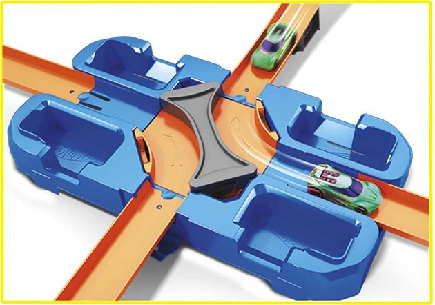 Трек Хот Вилс Коробка для трюков Hot Wheels Track Builder Stunt Box Gift Set изображение 3
