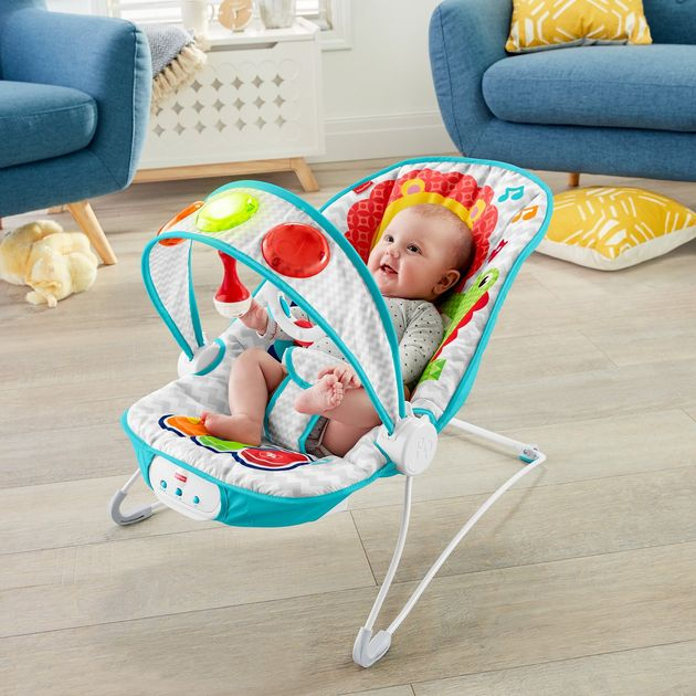 Детский музыкальный шезлонг кресло-качалка Ударяй и играй Fisher-Price Fun 'n Fold Bouncer FFX45