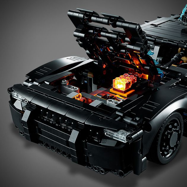 Конструктор Лего Бэтмен: Бэтмобиль Lego Technic (1360 дет) изображение 4