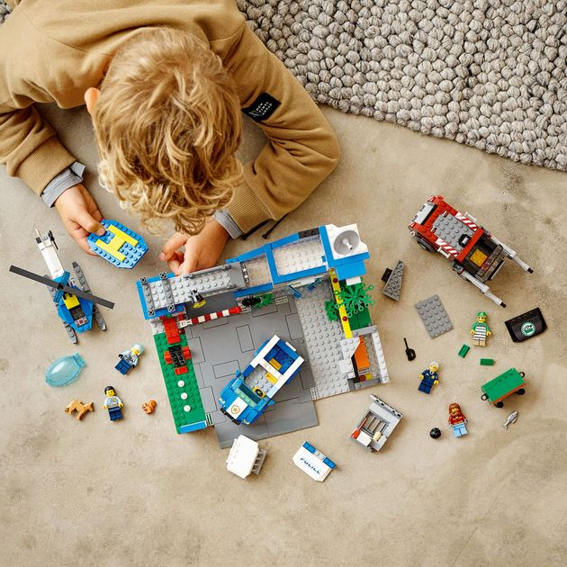 Конструктор Лего Полицейский участок Lego City (668 дет) изображение 4
