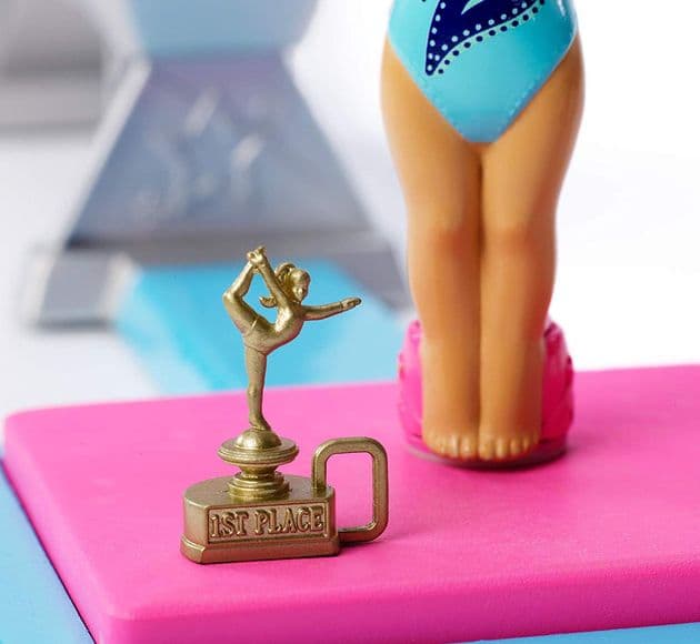 Игровой набор Барби гимнастка и ее ученица Barbie Flippin Fun Gymnast DMC37 изображение 2
