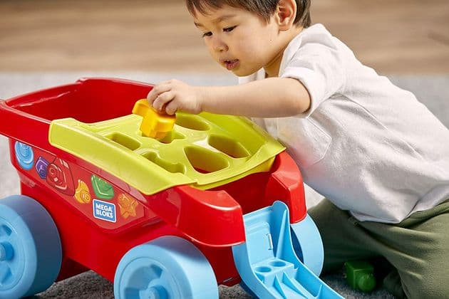 Тележка-каталка-сортер Building Basics Shape Sorting Wagon Building Set Classic фото 4