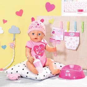 Фото4 Кукла BABY BORN серии "Нежные объятия" - ОЧАРОВАТЕЛЬНАЯ МАЛЫШКА (43 см, с аксессуарами) Каталог
