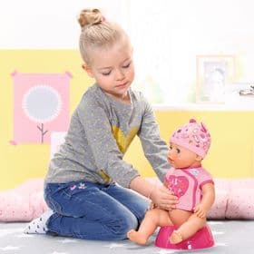 Фото10 Кукла BABY BORN серии "Нежные объятия" - ОЧАРОВАТЕЛЬНАЯ МАЛЫШКА (43 см, с аксессуарами) Каталог