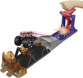 Игровой набор Хот Вилс Monster Trucks Fire Through изображение 1