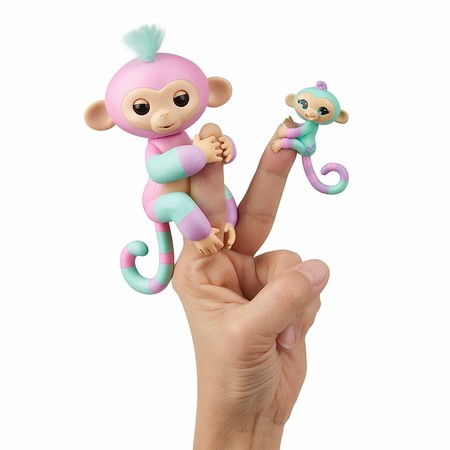 Интерактивная фигурка Fingerlings Обезьянка Эшли с мини-обезьянкой Чанс