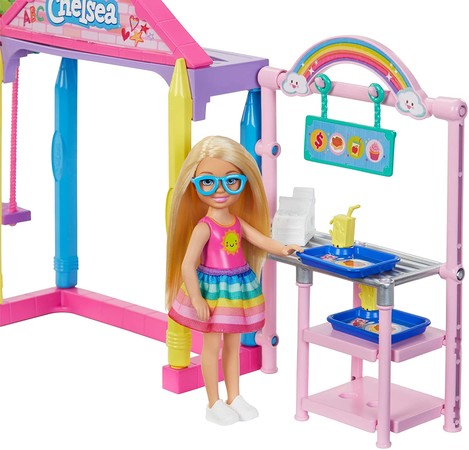 Игровой набор Барби Челси идет в школу Barbie Club Chelsea Doll and School Playset GHV80 изображение 3