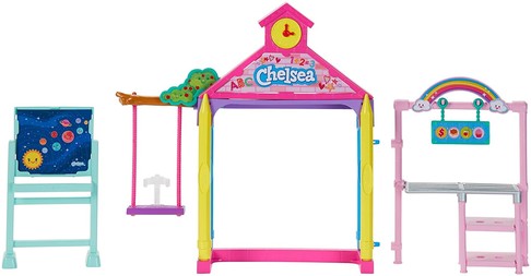 Игровой набор Барби Челси идет в школу Barbie Club Chelsea Doll and School Playset GHV80 изображение 4