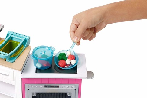 Игровой набор Барби Мега кухня "Готовим вместе" FRH73 изображение 4