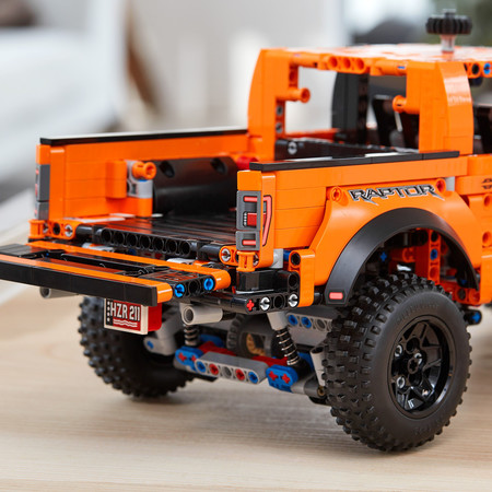 Конструктор Лего Форд Раптор (1379 дет) Lego Technic Ford F-150 Raptor 42126 изображение 6