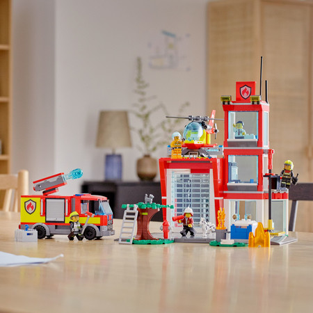 Конструктор Лего Пожарное дэпо Lego City (540 дет) изображение 3
