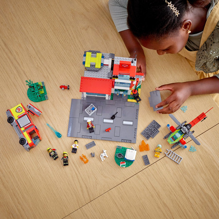 Конструктор Лего Пожарное дэпо Lego City (540 дет) изображение 4