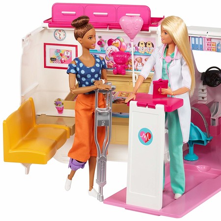Машина скорой помощи Barbie Care Clinic Vehicle FRM19