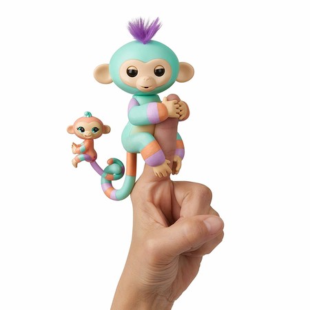 Интерактивная фигурка Fingerlings Обезьянка Денни с мини-обезьянкой Джианной