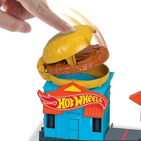 Игровой набор Хот Вилс Приключения в бургерной Hot Wheels Downtown Burger Dash изображение 3
